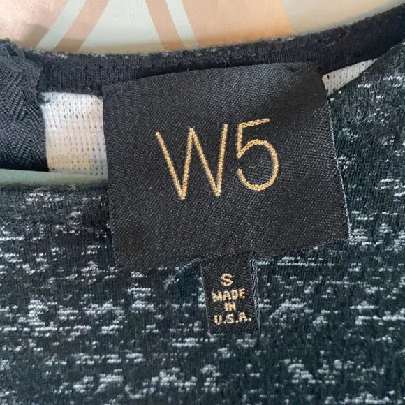 Black high low top with bell sleeves - Picture 4 of 7